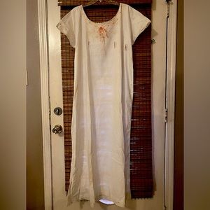 Vintage nightgown, size Large, from early 20th century, great condition